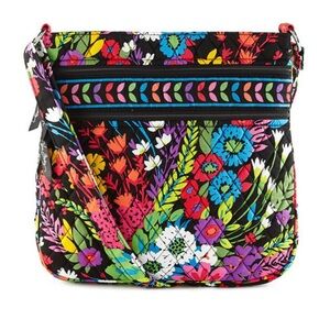 Vera Bradley Crossbody - 🌺 Field Flowers 💐 This pattern only sold in Dillards.